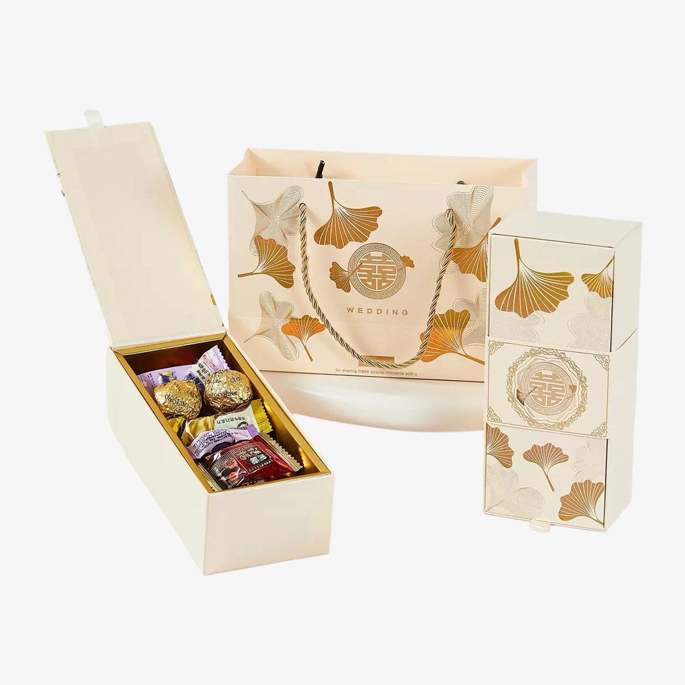 chocolate-gift-packaging-cream-wedding-ginkgo-gift-set